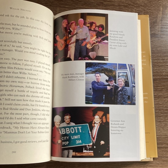 Willie Nelson "It's a Long Story - My Life" Hardcover First Edition 2015 - Picture 5 of 7